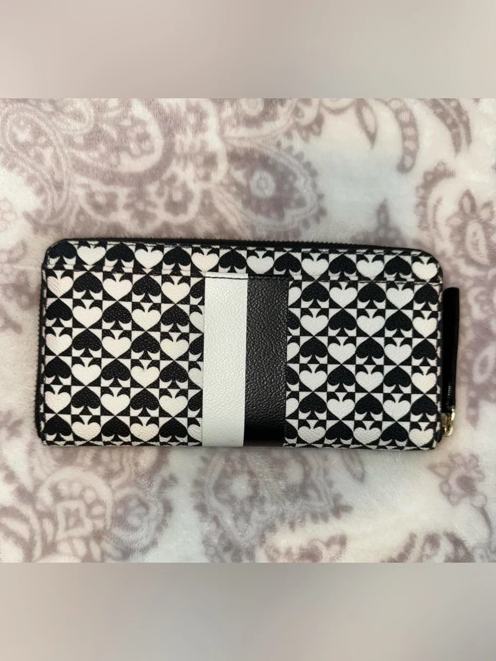 RARE NEW KATE SPADE NEDA WALLET BLACK/WHITE SPADES AND STRIPED PENN PLACE NWOT